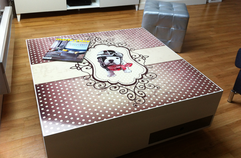 Impression adhésif pour décoration de meuble