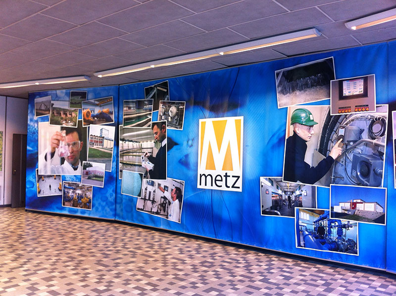 Bache_grand_format_suspension_2 Devisu | Kakémono grand format en bâche classée au feu M1